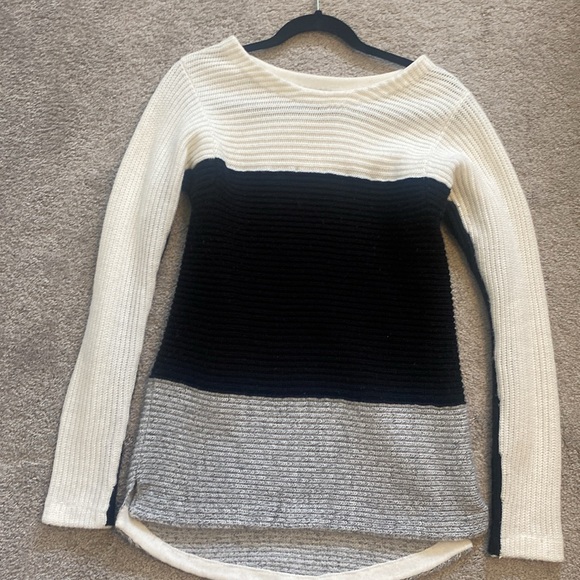Sweater Black White Grey Color block Size Medium - Picture 3 of 4